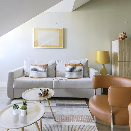 Plum Guide - River Portal *